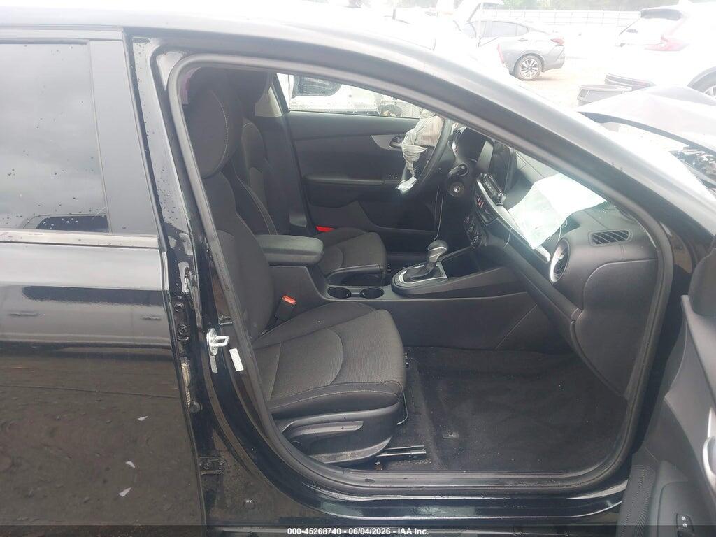 3KPF24AD5NE425161 2022 KIA FORTE photo no. 5