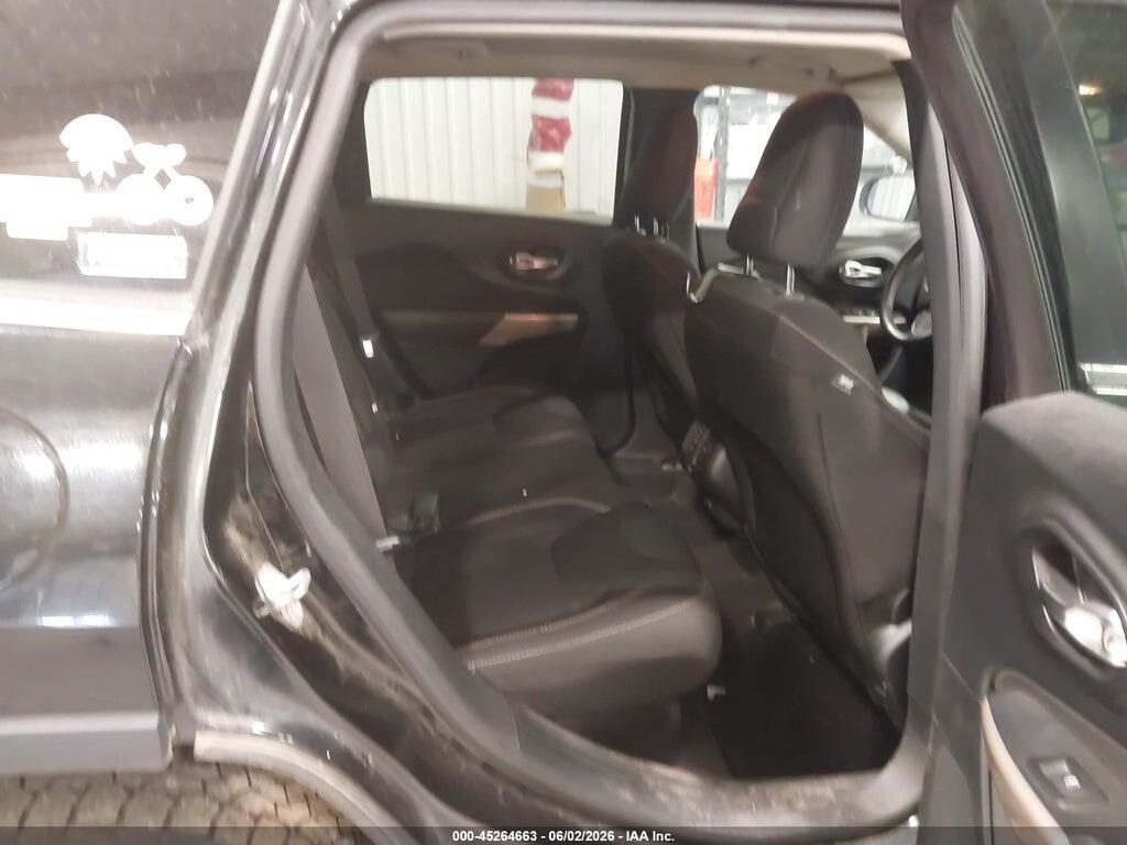 1C4PJMCS7HW615217 2017 JEEP CHEROKEE photo no. 8