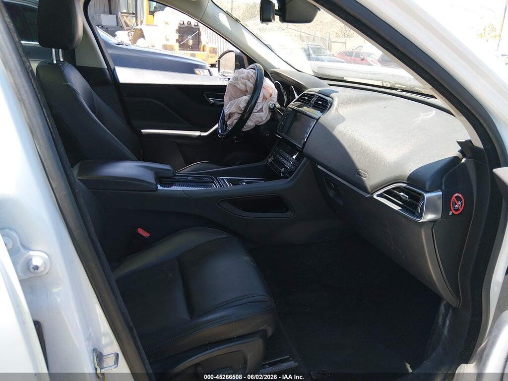 SADCJ2GX7JA235679 2018 JAGUAR F-PACE photo no. 5