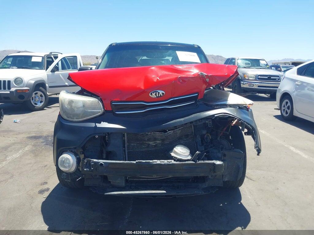 KNDJP3A51J7559366 2018 KIA SOUL photo no. 12