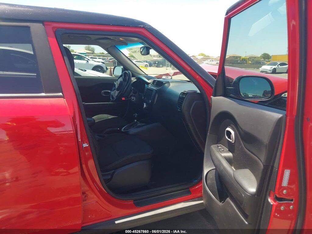 KNDJP3A51J7559366 2018 KIA SOUL photo no. 5