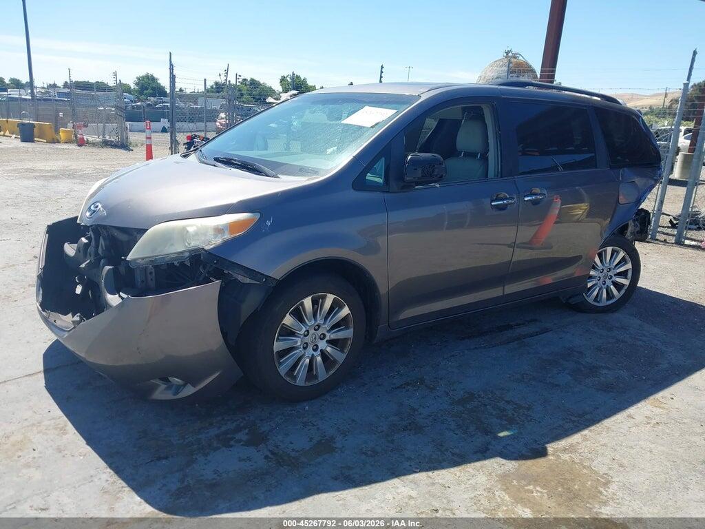 5TDDK3DC1ES093228 2014 TOYOTA SIENNA photo no. 2