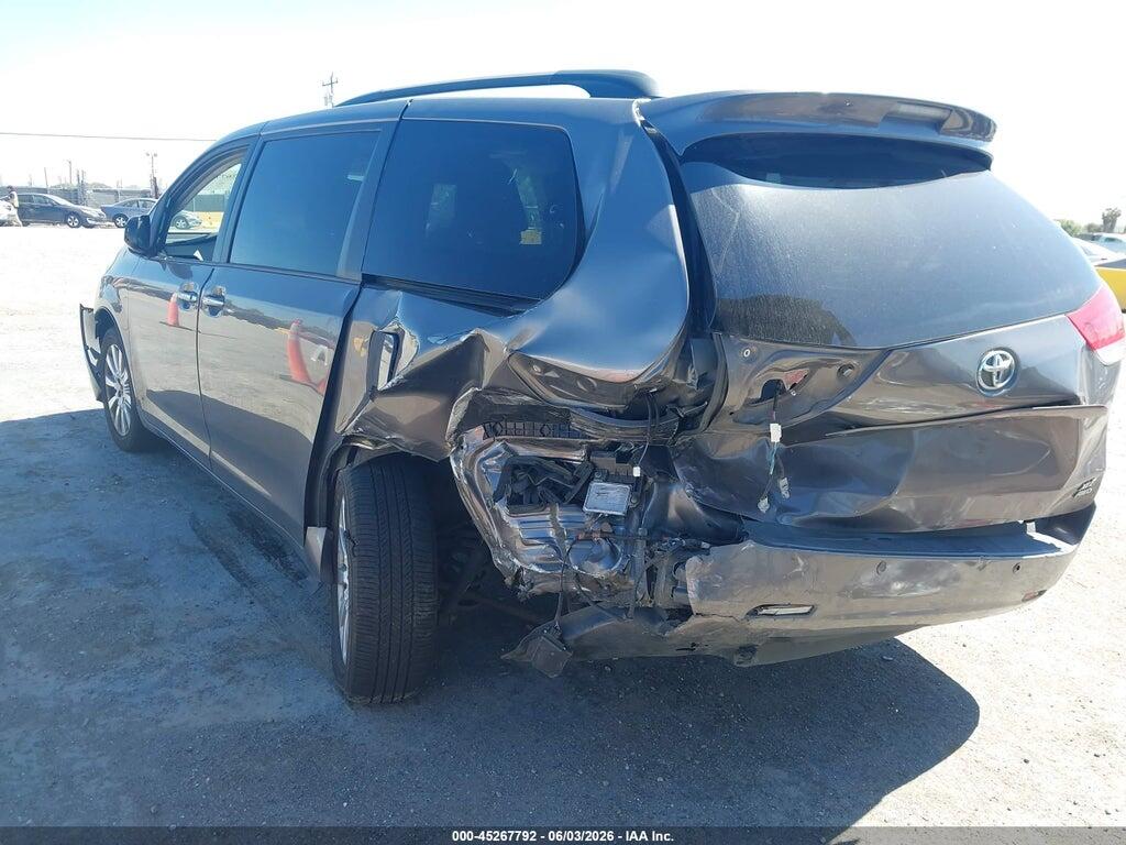 5TDDK3DC1ES093228 2014 TOYOTA SIENNA photo no. 3