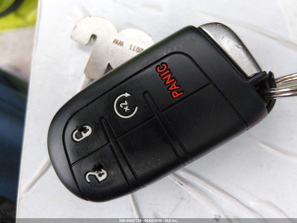 ZACCJABB2HPG12527 2017 JEEP RENEGADE photo no. 11