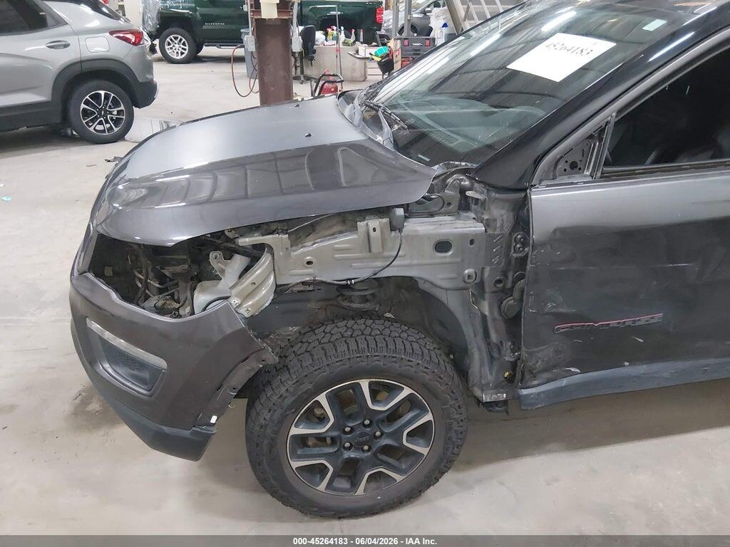 3C4NJDDB3KT807558 2019 JEEP COMPASS photo no. 6