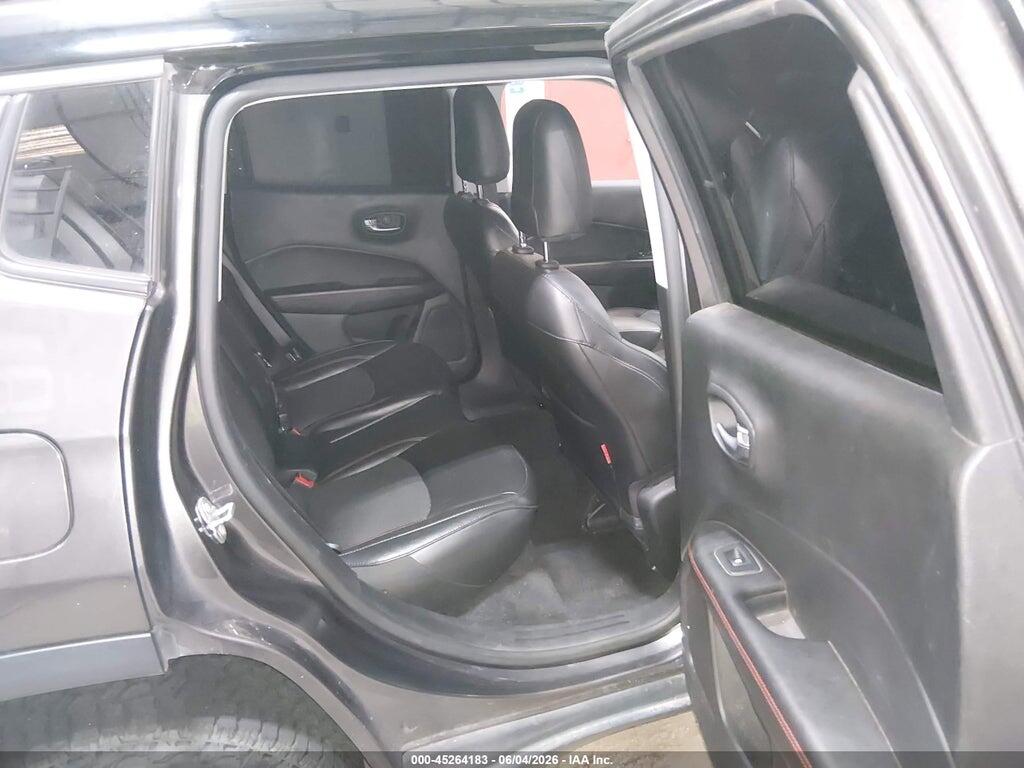 3C4NJDDB3KT807558 2019 JEEP COMPASS photo no. 8