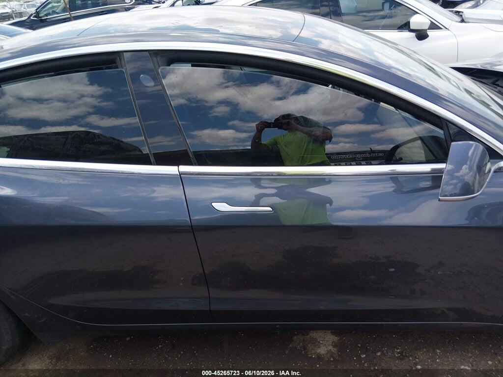 5YJ3E1EB0JF114422 2018 TESLA MODEL 3 photo no. 12