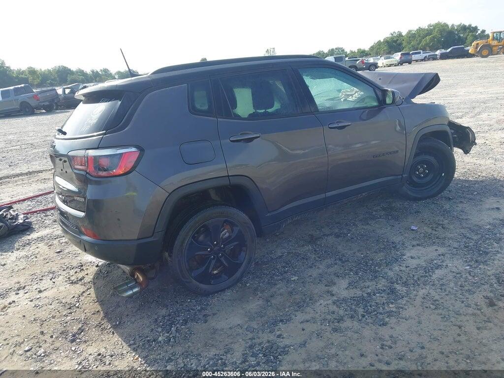 3C4NJDBB2JT483195 2018 JEEP COMPASS photo no. 4