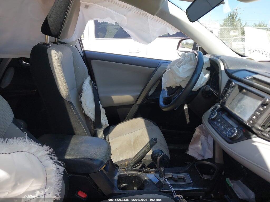 2T3RFREV4JW823543 2018 TOYOTA RAV4 photo no. 5
