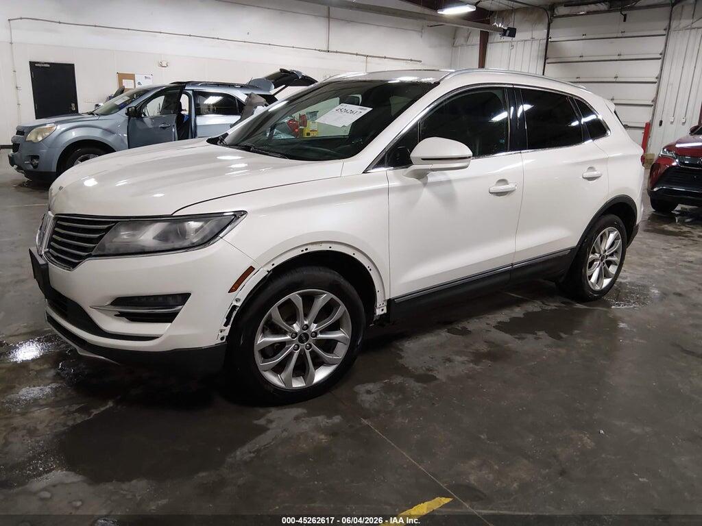 5LMCJ2D98HUL21845 2017 LINCOLN MKC photo no. 2