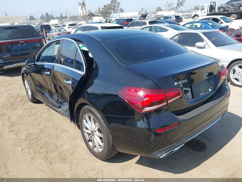 WDD3G4EB4KW034426 2019 MERCEDES-BENZ A 220 photo no. 3