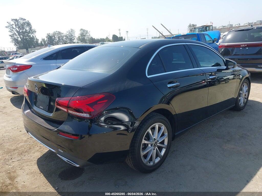 WDD3G4EB4KW034426 2019 MERCEDES-BENZ A 220 photo no. 4
