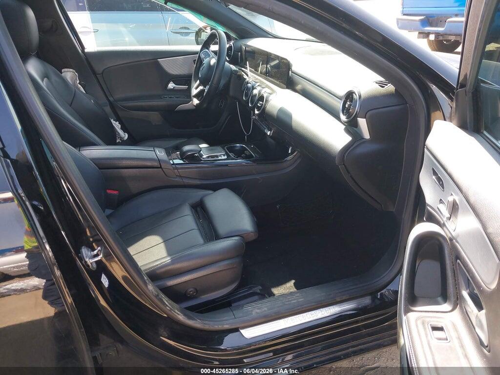 WDD3G4EB4KW034426 2019 MERCEDES-BENZ A 220 photo no. 5
