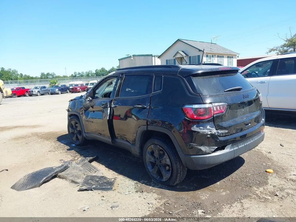 3C4NJCBB3JT438583 2018 JEEP COMPASS photo no. 3