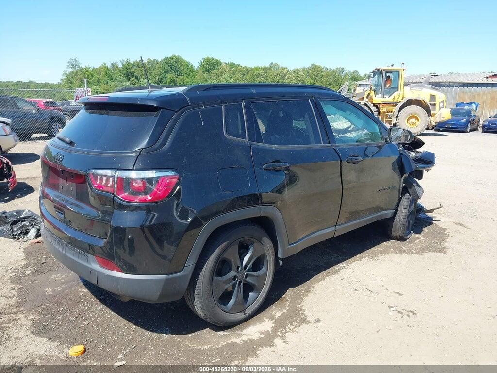 3C4NJCBB3JT438583 2018 JEEP COMPASS photo no. 4