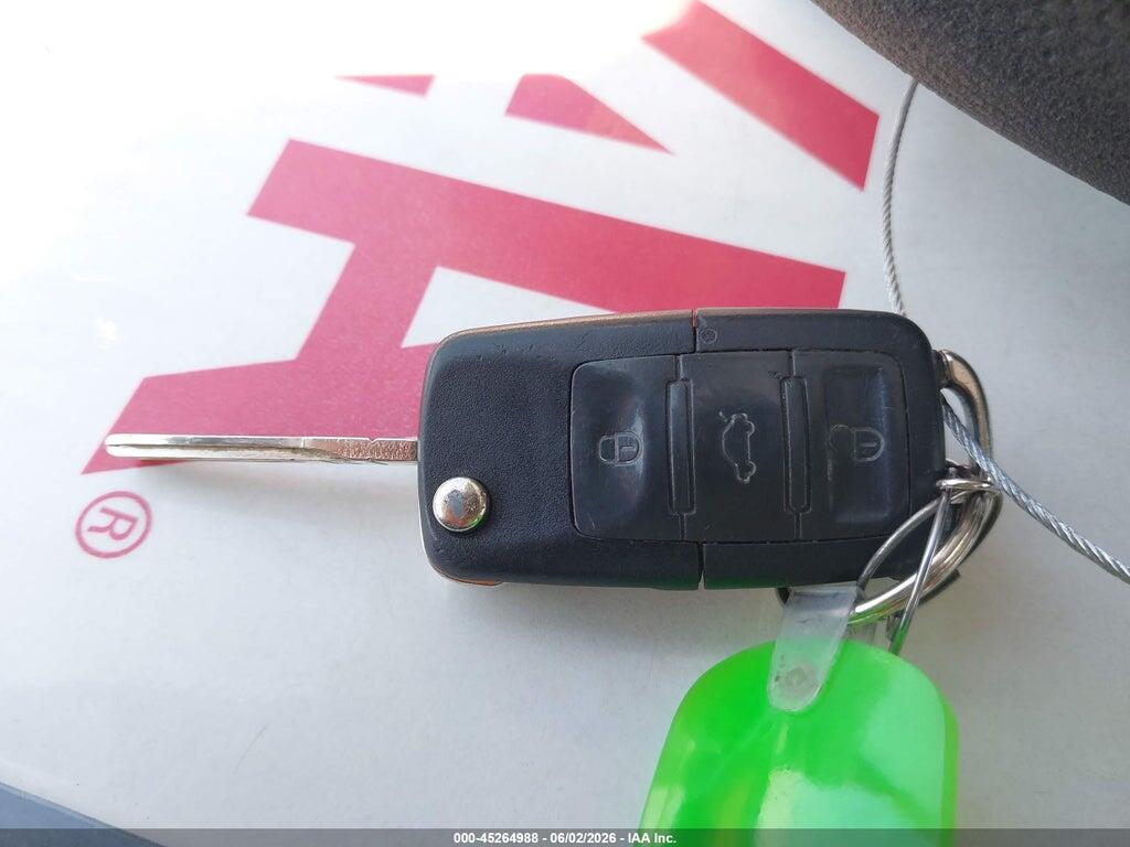 3VWRR31C06M412655 2006 VOLKSWAGEN NEW BEETLE photo no. 11