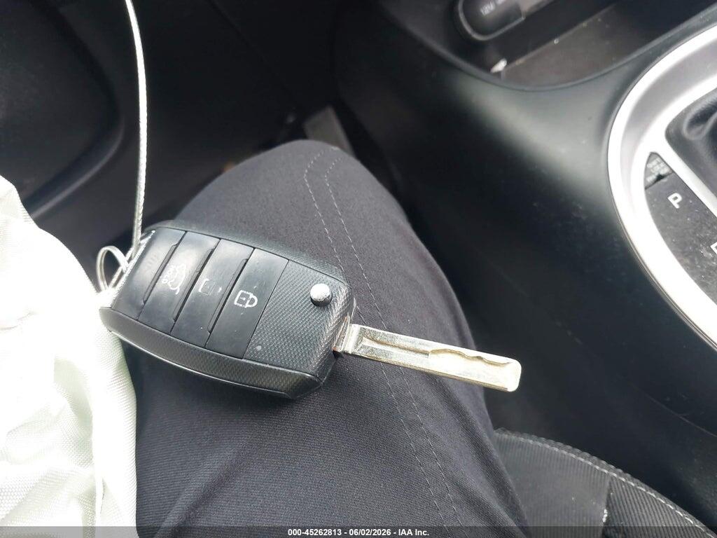 KNDJP3A56H7465672 2017 KIA SOUL photo no. 11