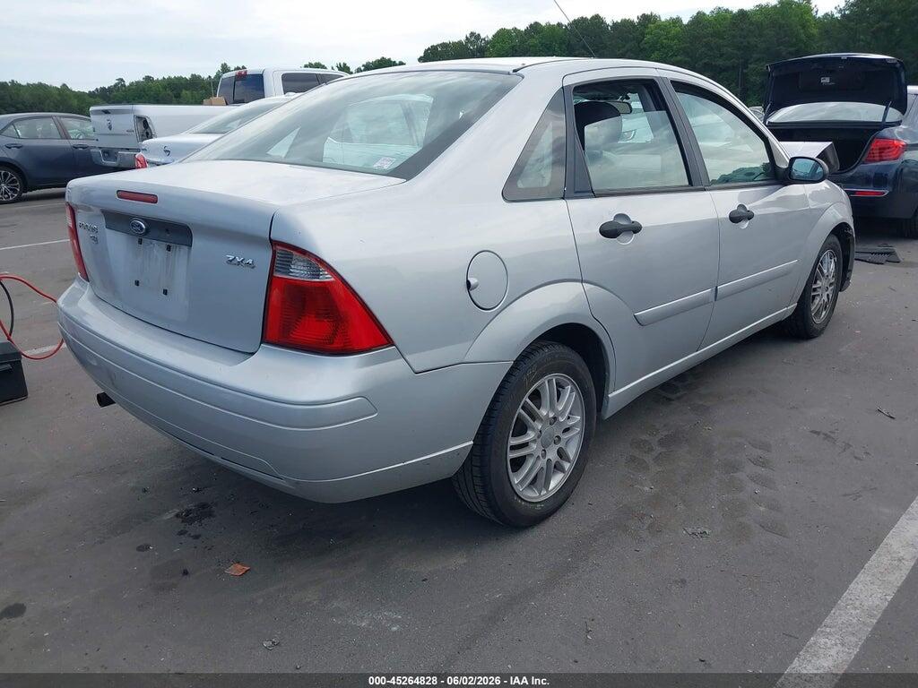 1FAFP34N35W229442 2005 FORD FOCUS photo no. 4