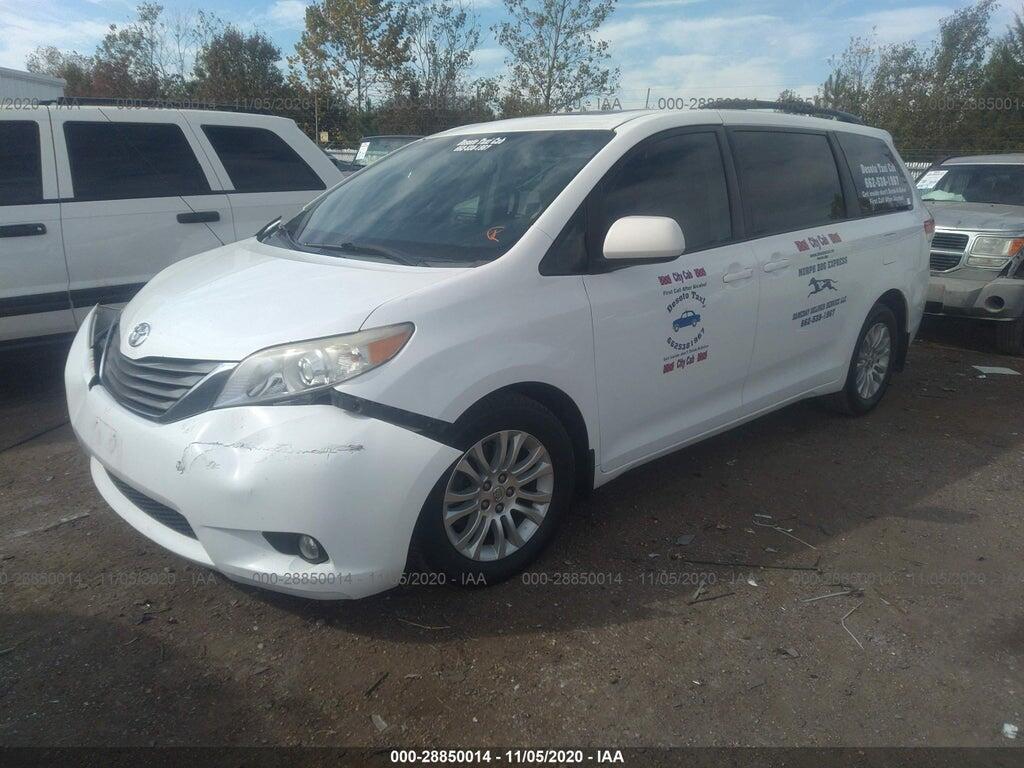 5TDYK3DC5CS249589 2012 TOYOTA SIENNA photo no. 2