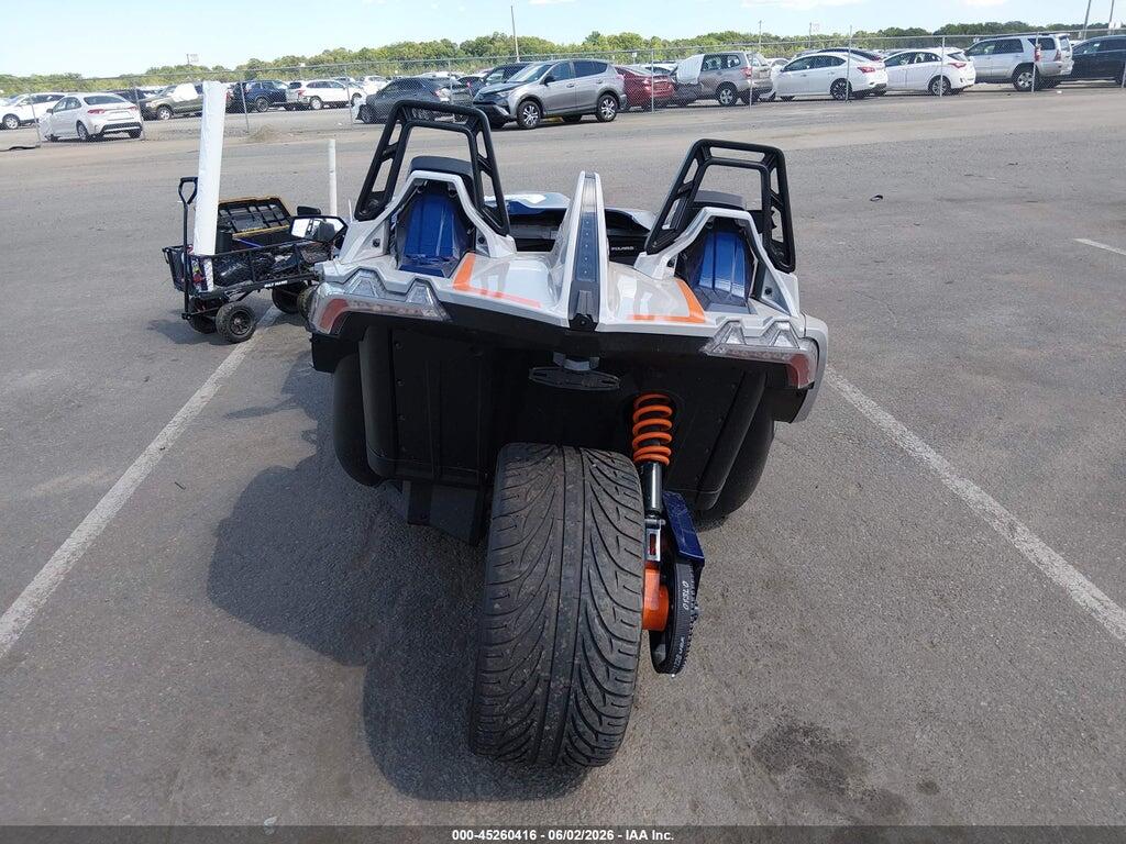 57XAARGB4N8149606 2022 POLARIS SLINGSHOT photo no. 6