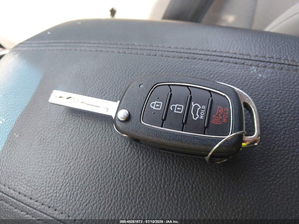 5NMZTDLB2JH092961 2018 HYUNDAI SANTA FE SPORT photo no. 11