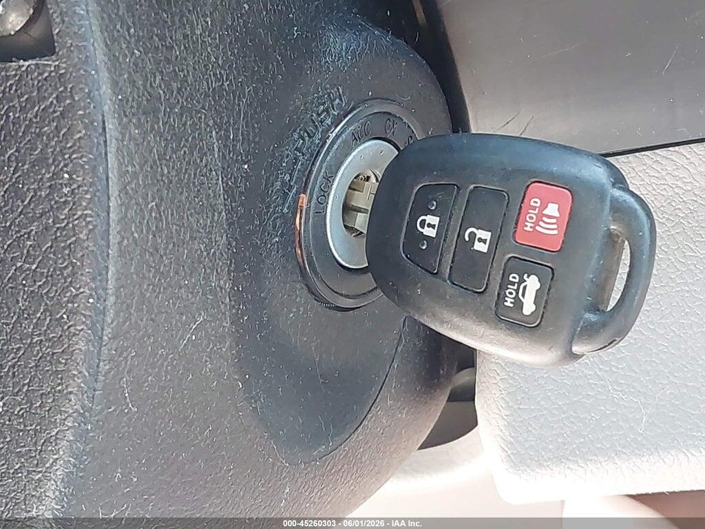 4T1BF1FK4HU442883 2017 TOYOTA CAMRY photo no. 11