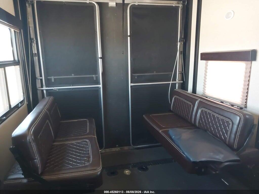 573FM4027G1202046 2016 GRAND DESIGN MOMENTUM 36' 5TH WHEEL photo no. 12