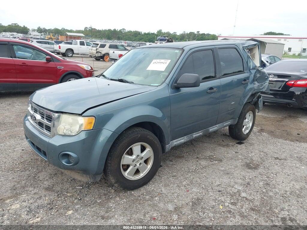 1FMCU0C70BKC40176 2011 FORD ESCAPE photo no. 2