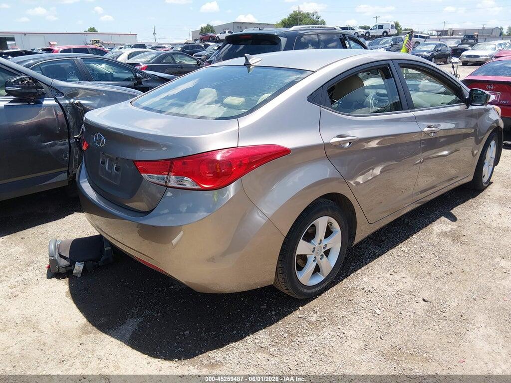 5NPDH4AE2DH213827 2013 HYUNDAI ELANTRA photo no. 4