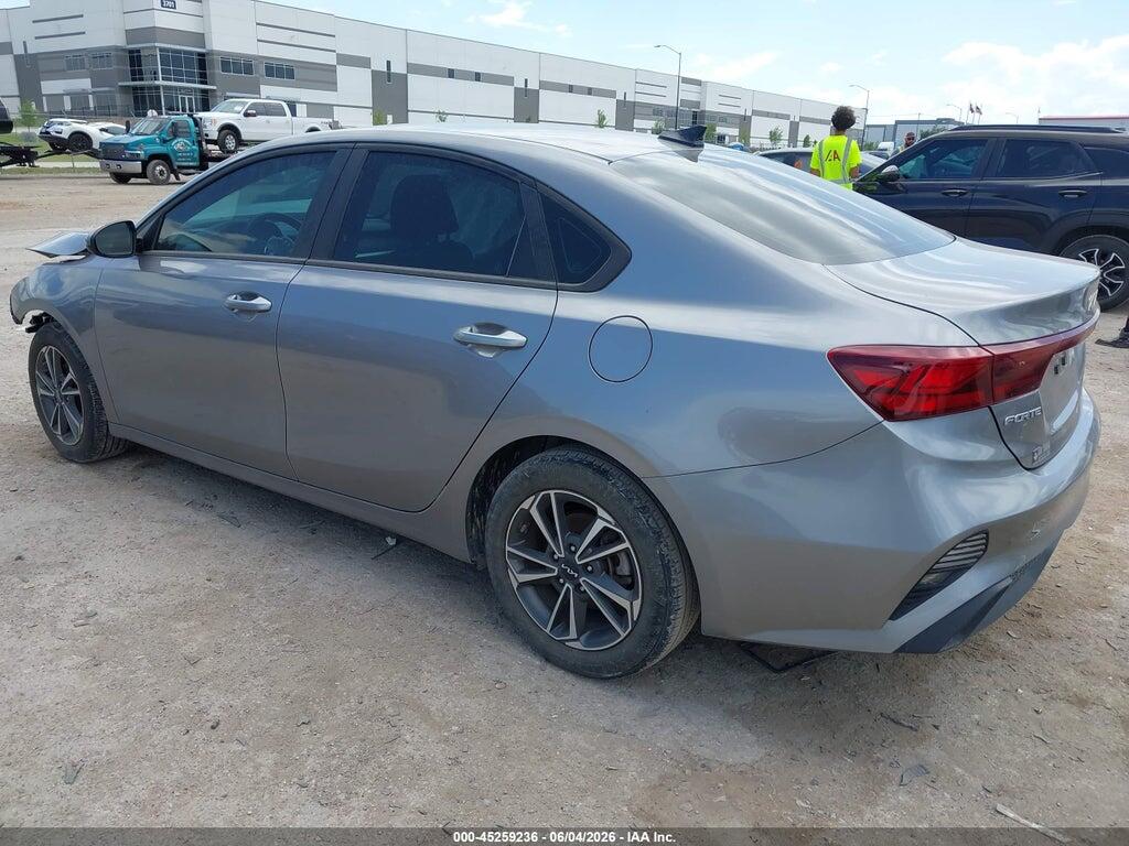 3KPF24AD3PE566510 2023 KIA FORTE photo no. 3