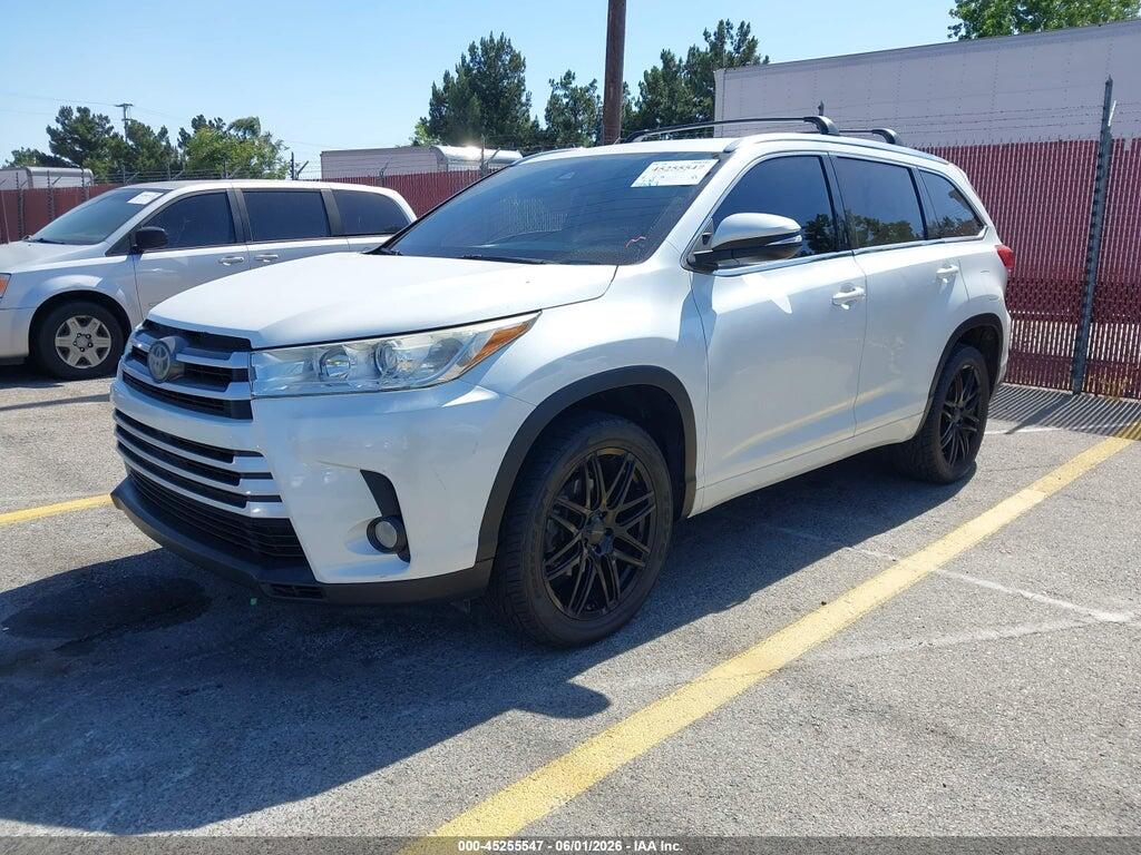 5TDKZRFH3JS281967 2018 TOYOTA HIGHLANDER photo no. 2