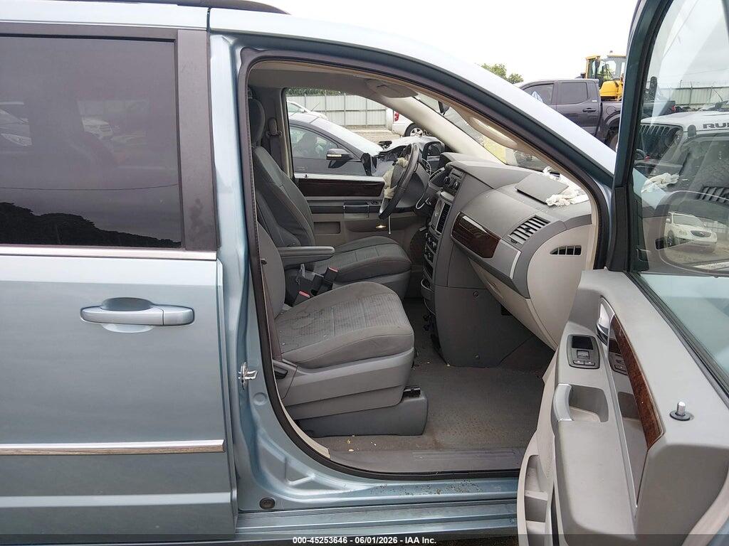 2A4RR5D10AR243094 2010 CHRYSLER TOWN & COUNTRY photo no. 5
