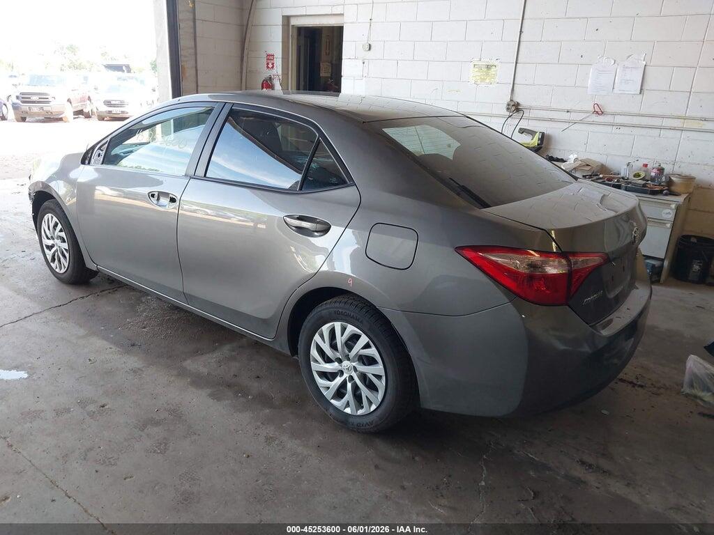 5YFBURHE8JP820478 2018 TOYOTA COROLLA photo no. 3