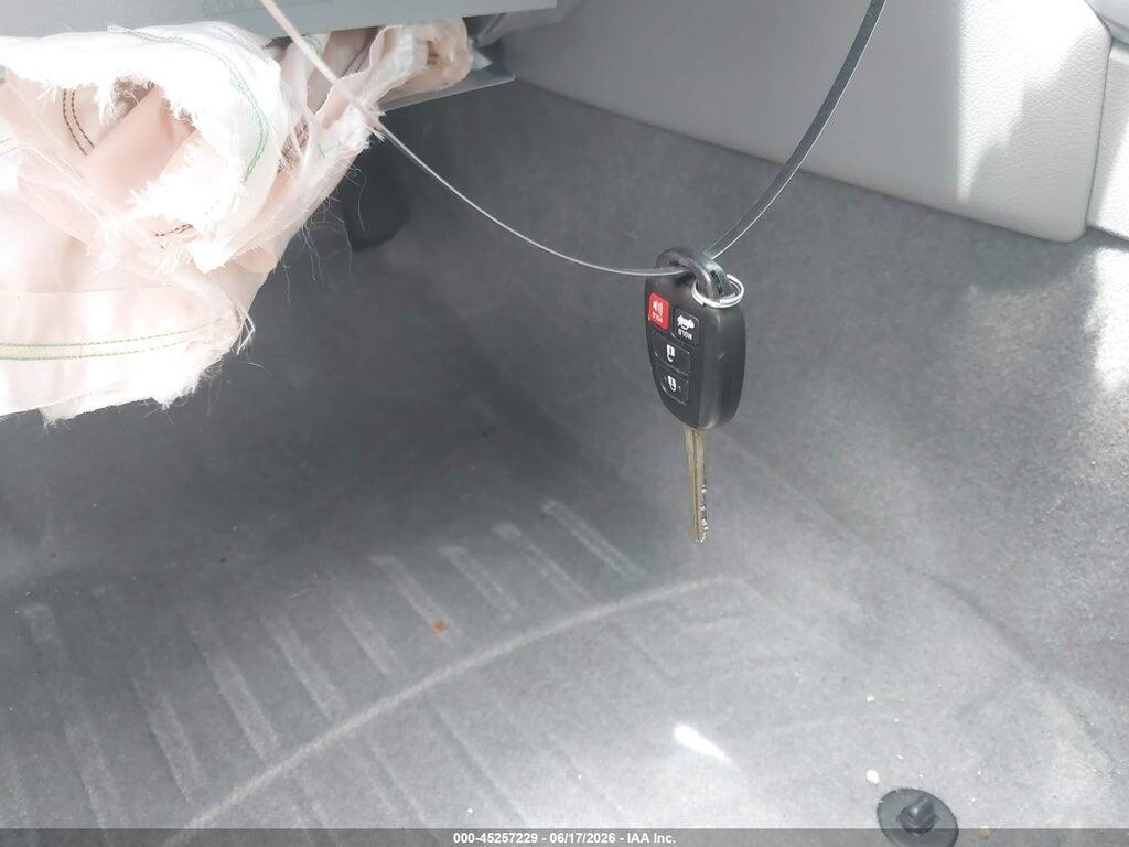 4T1BF1FK4HU448375 2017 TOYOTA CAMRY photo no. 11