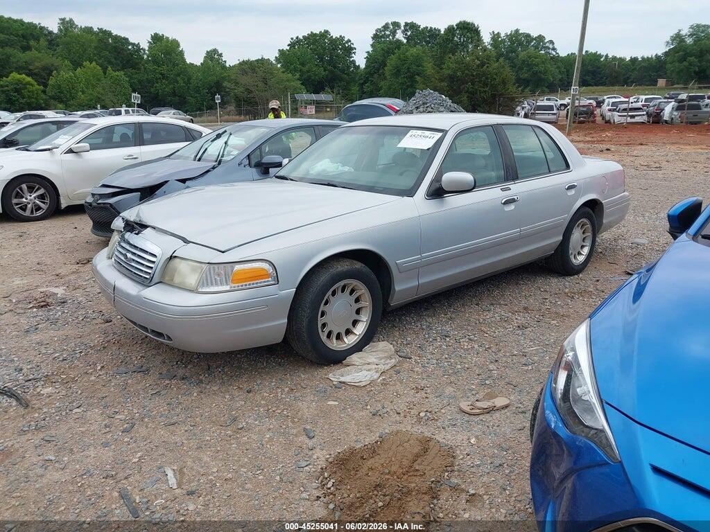 2FAFP74W1YX184185 2000 FORD CROWN VICTORIA photo no. 2
