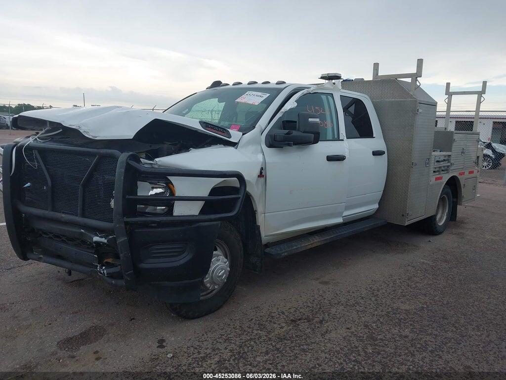3C7WRTCL8PG553205 2023 RAM 3500 CHASSIS photo no. 2