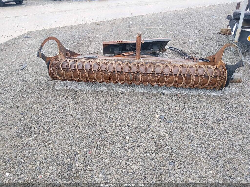 12345678901234567 2005 BOBCAT ROLLER BRUSH photo no. 6