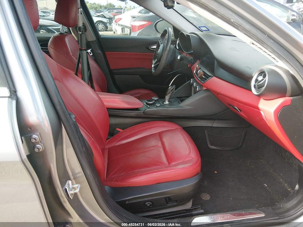 ZARFAEBNXJ7568025 2018 ALFA ROMEO GIULIA photo no. 5
