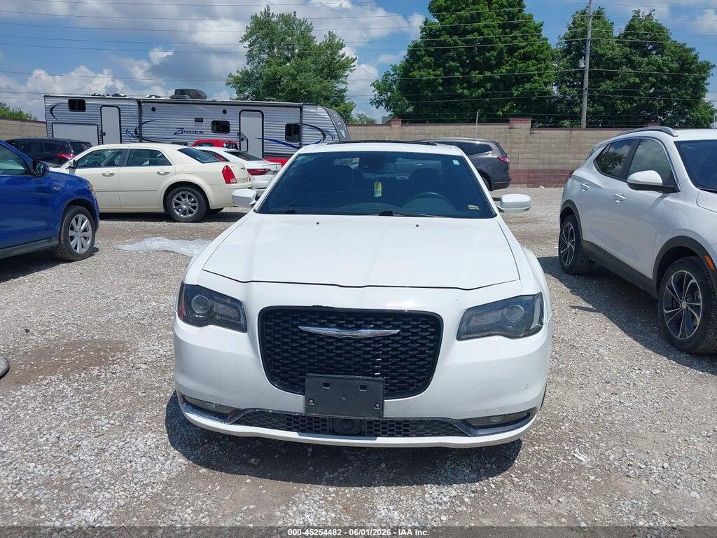 2C3CCABG1JH264236 2018 CHRYSLER 300 photo no. 12