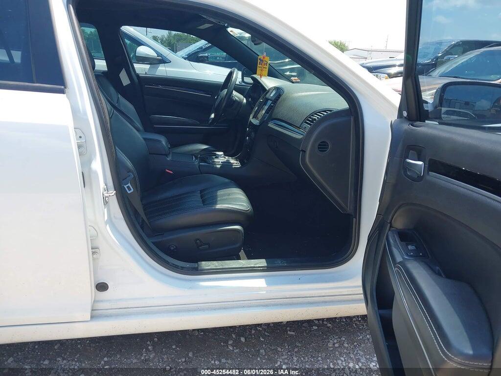 2C3CCABG1JH264236 2018 CHRYSLER 300 photo no. 5