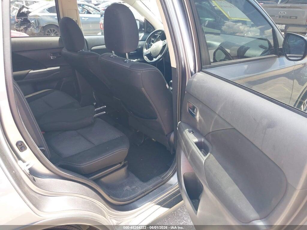 JA4AD3A35JJ004294 2018 MITSUBISHI OUTLANDER photo no. 8