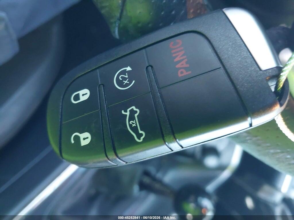 2C3CDZFJ6JH288095 2018 DODGE CHALLENGER photo no. 11