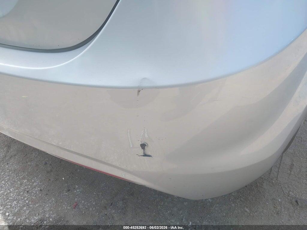 5NPDH4AE6BH033358 2011 HYUNDAI ELANTRA photo no. 6