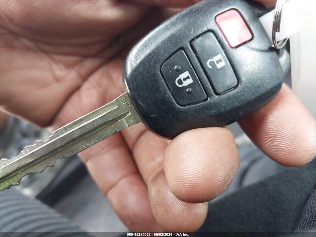 2T3RFREV1FW265349 2015 TOYOTA RAV4 photo no. 11