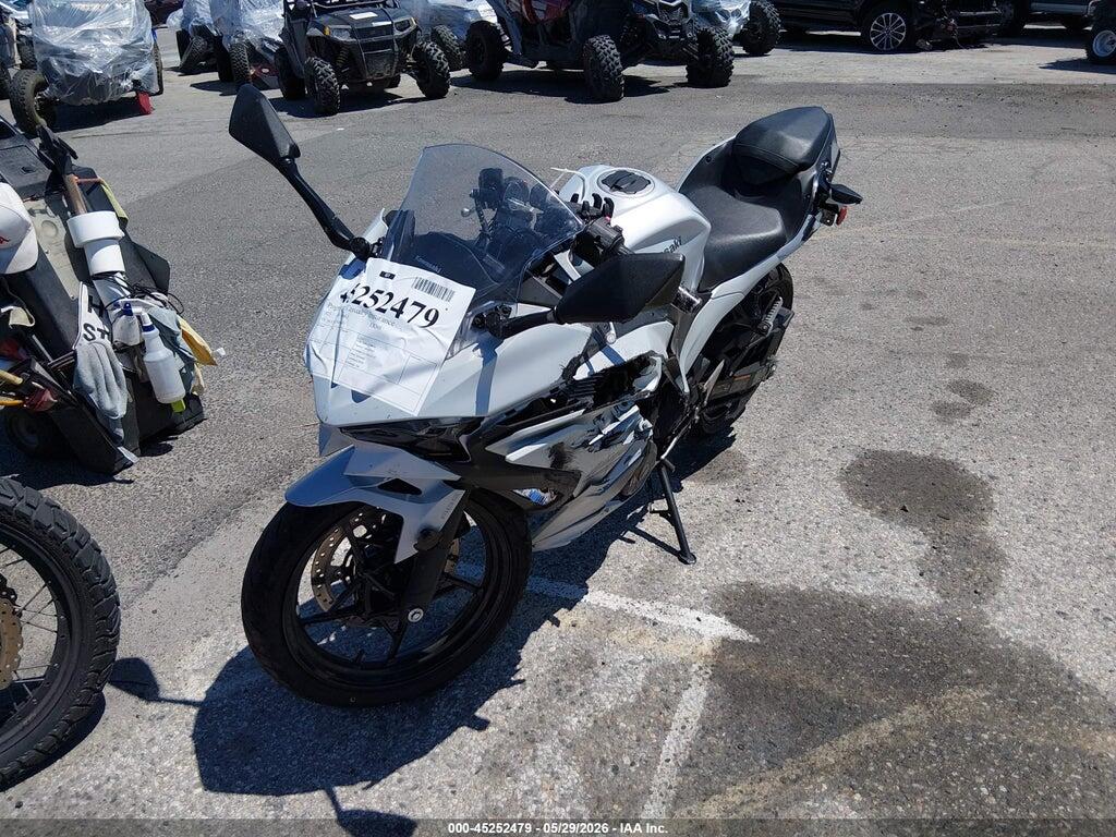 ML5EXGG15SDA71633 2025 KAWASAKI EX500 photo no. 2