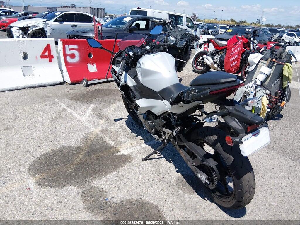 ML5EXGG15SDA71633 2025 KAWASAKI EX500 photo no. 3