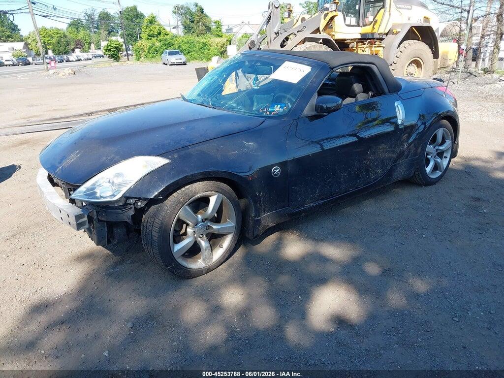 JN1BZ36A57M651405 2007 NISSAN 350Z photo no. 2