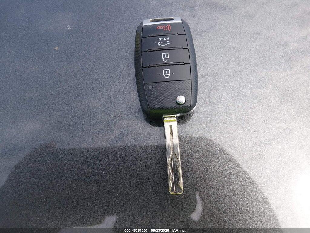 KNDJP3A58J7588380 2018 KIA SOUL photo no. 11