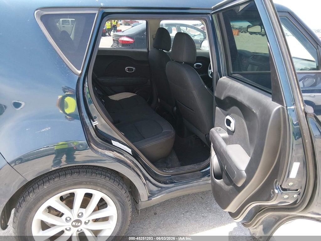 KNDJP3A58J7588380 2018 KIA SOUL photo no. 8