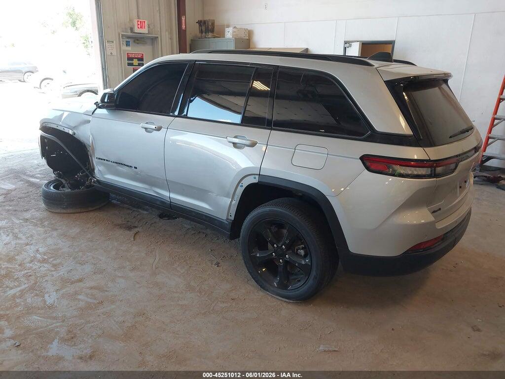 1C4RJHAG7PC582797 2023 JEEP GRAND CHEROKEE photo no. 3